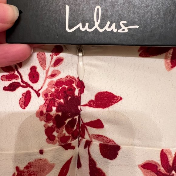 Flirty & Fun Floral Summer Dress - Picture 6 of 7